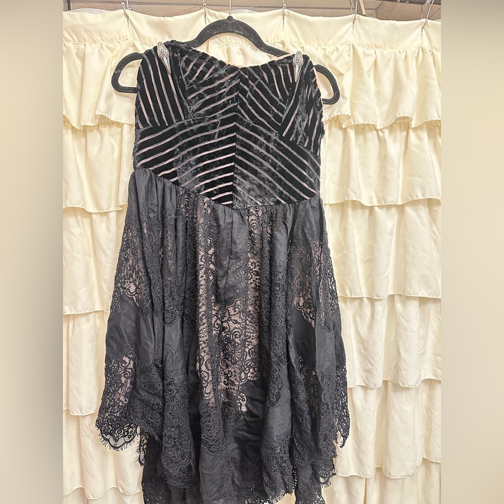 Free people bundle 2 dresses and flannel ✨